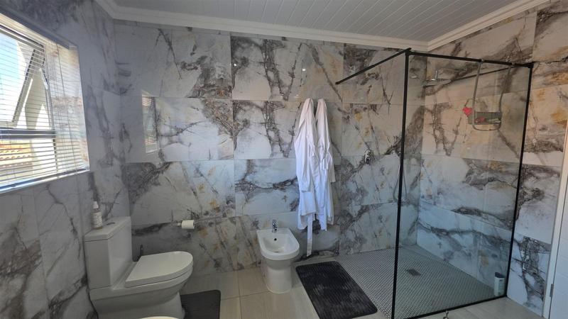 5 Bedroom Property for Sale in Monte Christo Western Cape
